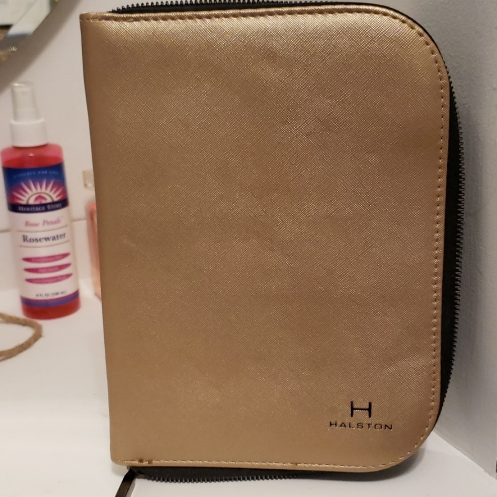 Halston jewelry organizer